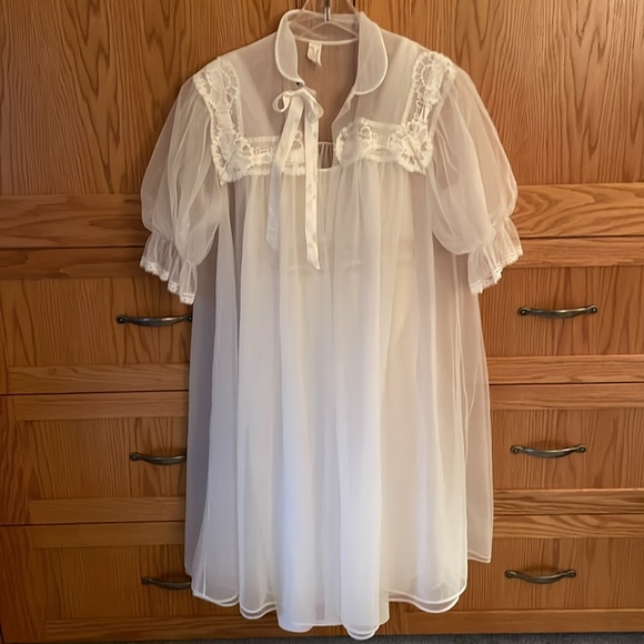 Other - Vintage Off White Peignoir Robe & Nightgown Set Size 36